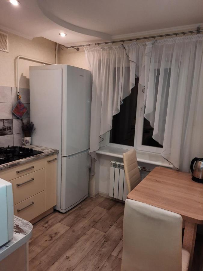 Квартира Возле Вокзала Dniprodzerzhyns'k Ngoại thất bức ảnh
